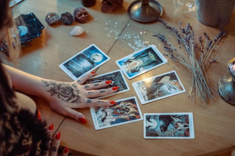 Discover Your Destiny: Tarot Readings Tailored to Your Sun&nbsp;Sign